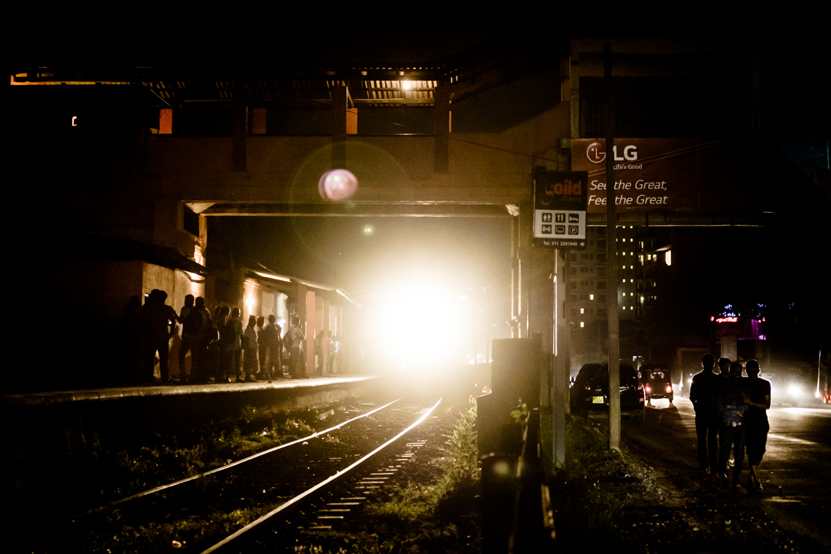 The arrival of the train. Colombo, Sri Lanka. Fujifilm X-T1, XF 35mm F2 | 1/105 sec, f2, ISO 5000