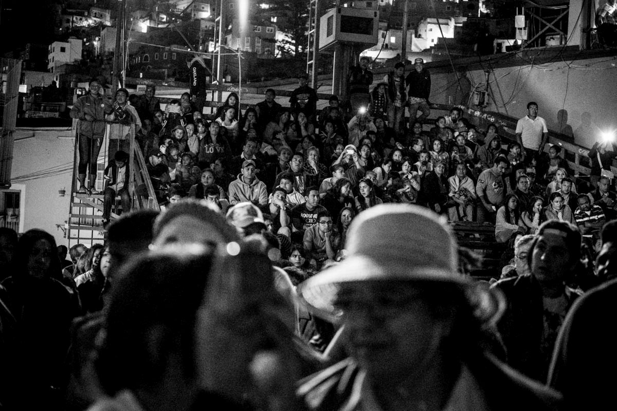 The congregation in Plaza de San Roque