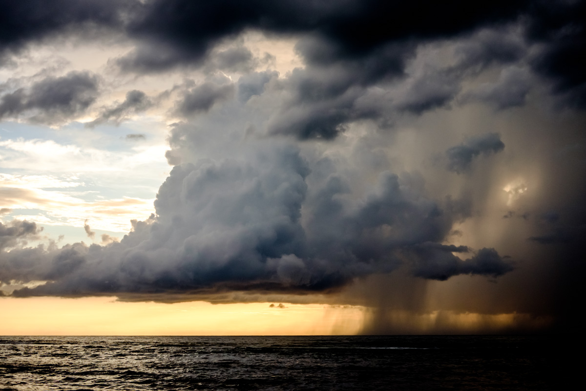 The coming of the storm. Dehiwala beach, Colomb, Sri Lanka